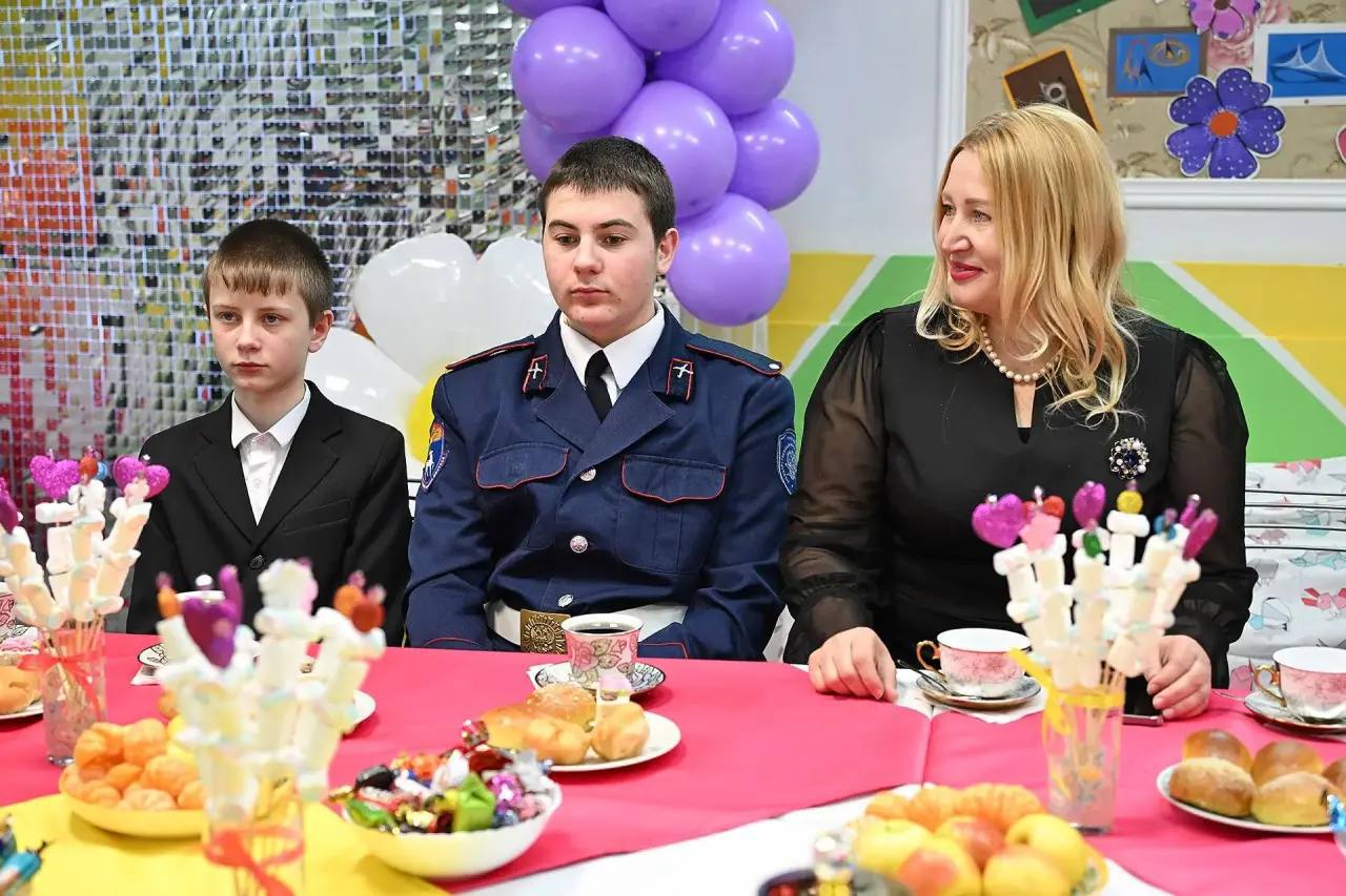 В Тацинском социально-реабилитационном центре для несовершеннолетних сейчас воспитываются семнадцать детей В Тацинском социально-реабилитационном центре для несовершеннолетних сейчас воспитываются семнадцать детей