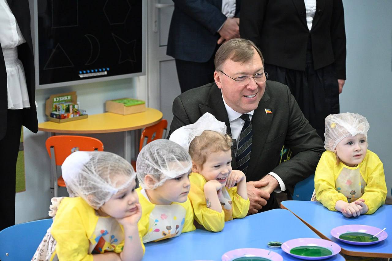 Станица Обливская - крайний к северо-западу райцентр Ростовской области в 330 км от Ростова-на-Дону Станица Обливская - крайний к северо-западу райцентр Ростовской области в 330 км от Ростова-на-Дону