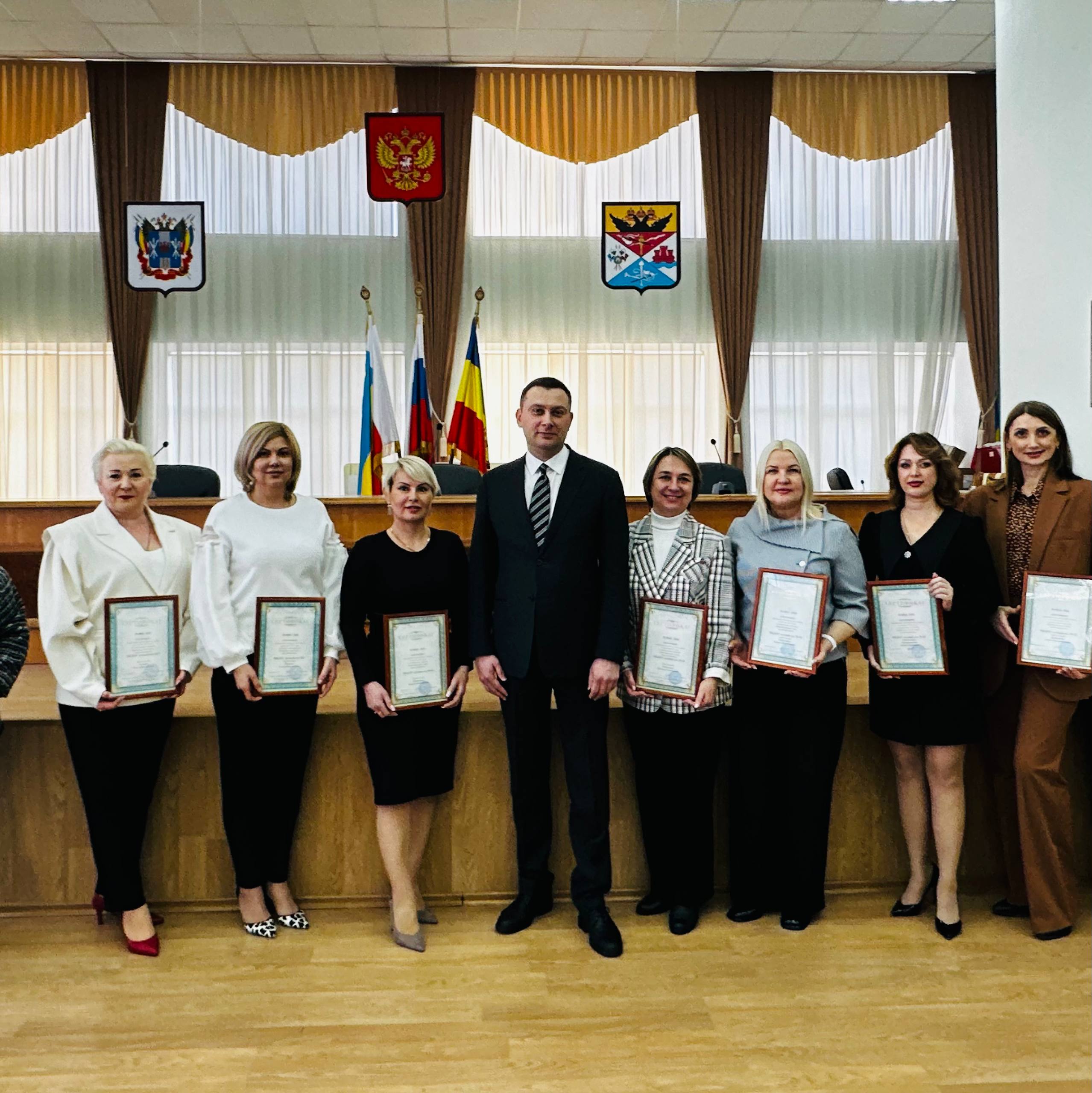 Вчера зале городской Думы Новочеркасска состоялось открытие муниципального этапа конкурса «Учитель года Дона-2026» Вчера зале городской Думы Новочеркасска состоялось открытие муниципального этапа конкурса «Учитель года Дона-2026»