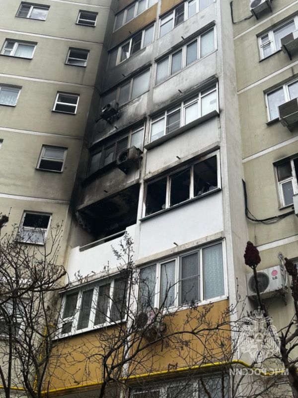 Горячий воск + вода =огненная реакция