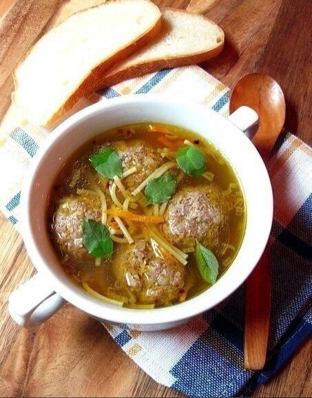Согревающий суп с вермишелью и гречневыми фрикадельками
