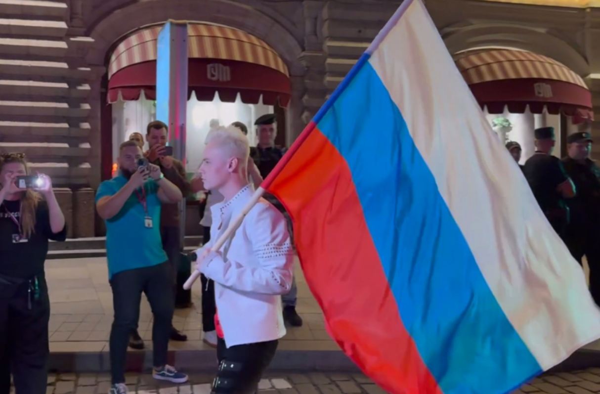 Привычка не носить трусы ударила по SHAMAN Привычка не носить трусы ударила по SHAMAN