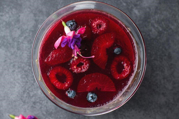 Нежное желе с ягодами: простой и вкусный десерт