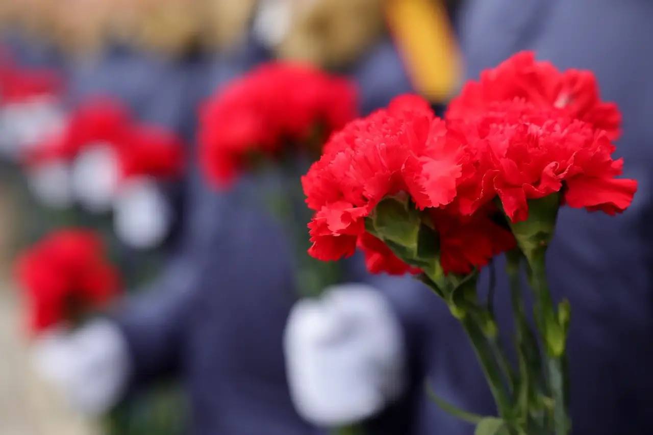 Юрий Слюсарь: Сегодня, в День защитника Отечества, почтили память героев Юрий Слюсарь: Сегодня, в День защитника Отечества, почтили память героев