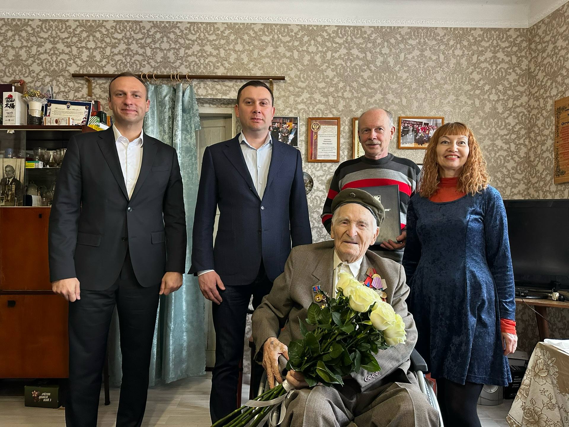 Сегодня свой вековой юбилей отмечает почётный гражданин Новочеркасска и ветеран Великой Отечественной войны — Фёдор Иванович Рыбальченко Сегодня свой вековой юбилей отмечает почётный гражданин Новочеркасска и ветеран Великой Отечественной войны — Фёдор Иванович Рыбальченко