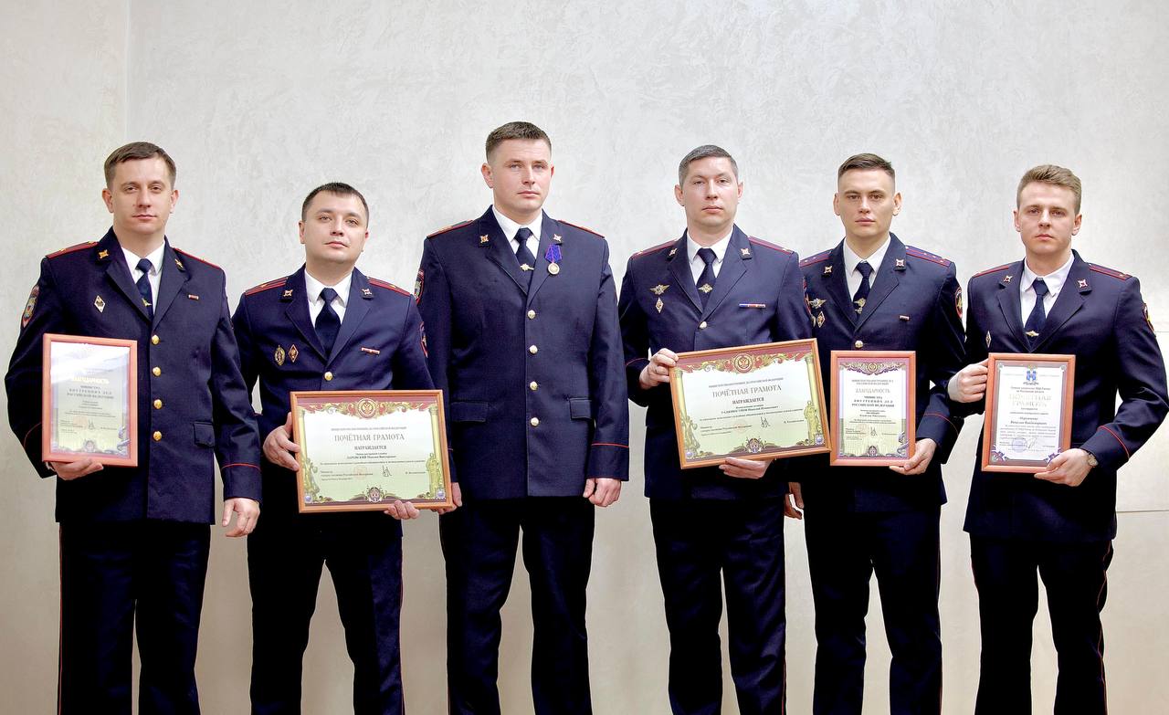 Отличившихся сотрудников наградили в донском главке МВД