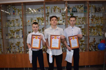 В ОМВД России по Константиновскому району вручили благодарственные письма школьникам