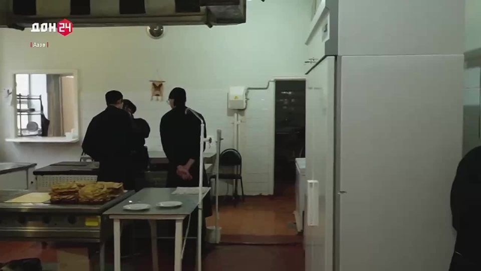 Домашние угощения отправили бойцам студенты из Азова к 23 Февраля