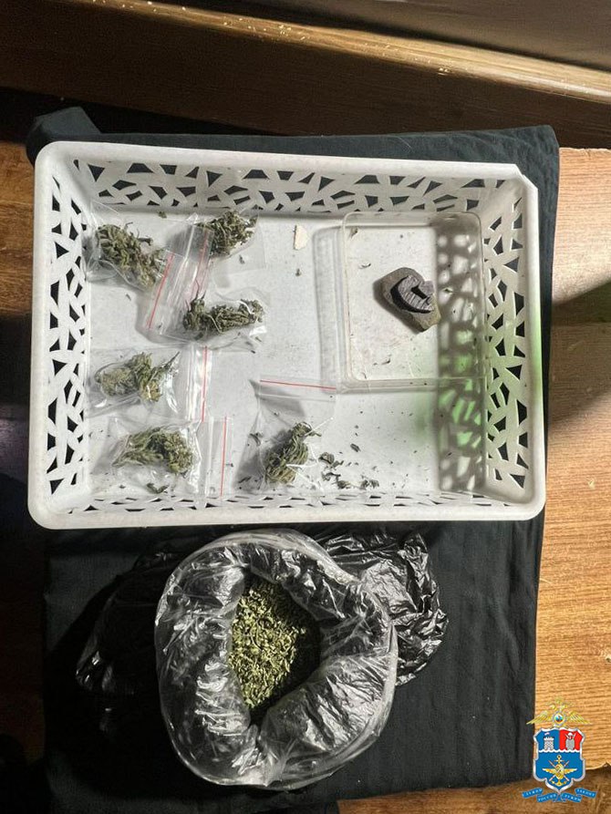 В рамках проведения оперативно-розыскных мероприятий сотрудники уголовного розыска линейного отдела полиции на станции Батайск провели обследование домовладения 44-летнего жителя станицы Кущёвская, который подозревается в...