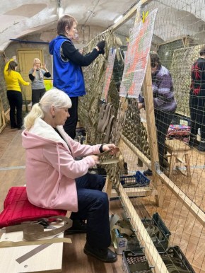 Десятитысячную маскировочную сеть сплели волонтеры из Новочеркасска