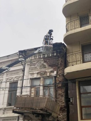 В Ростове обрушилась стена старинного дома на пересечении Социалистической, 45 и Шаумяна, 42