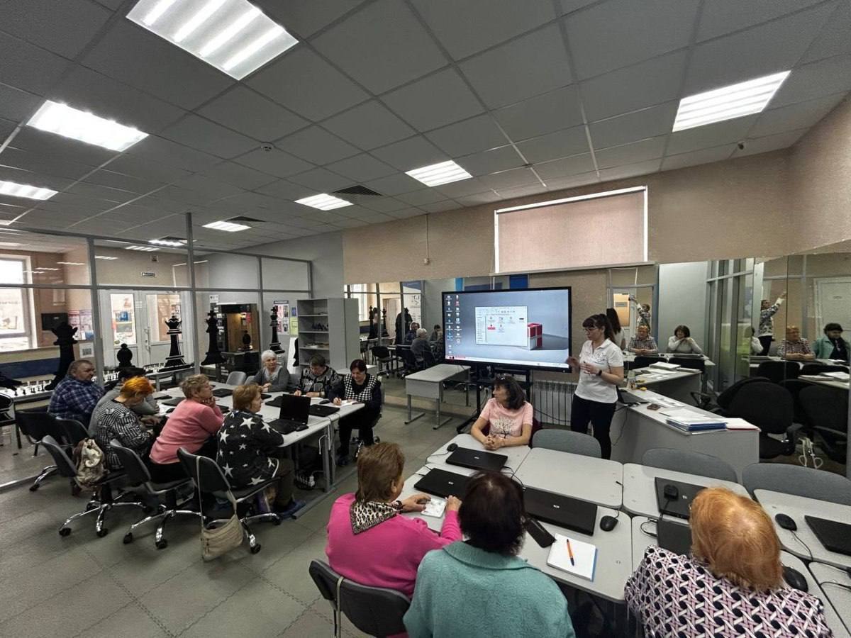 В ЦСО Батайска проходят бесплатные занятия для старшего поколения В ЦСО Батайска проходят бесплатные занятия для старшего поколения