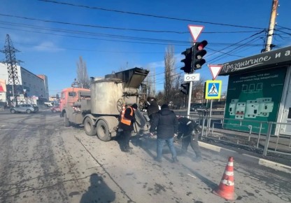 В Шахтах выполняется ямочный ремонт дорог