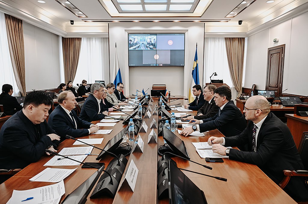 В Правительстве Бурятии состоялась рабочая встреча Главы Республики Алексея Цыденова и Председателя Законодательного Собрания Ростовской области Александра Ищенко