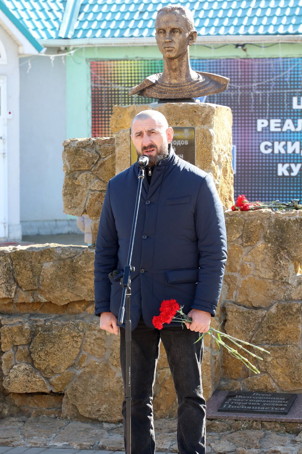 1 марта на площади имени Героя России Сергея Молодова прошло памятное мероприятие в годовщину подвига 6-й роты Псковской дивизии ВДВ 1 марта на площади имени Героя России Сергея Молодова прошло памятное мероприятие в годовщину подвига 6-й роты Псковской дивизии ВДВ