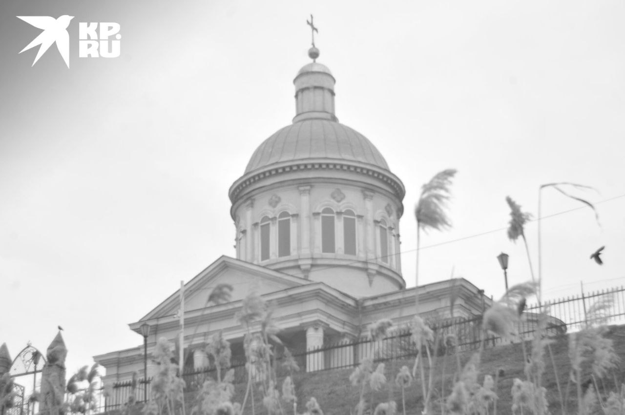 Прогулялись по окрестностям армянской церкви Сурб-Хач – самого древнего и красивого здания в Ростове-на-Дону Прогулялись по окрестностям армянской церкви Сурб-Хач – самого древнего и красивого здания в Ростове-на-Дону