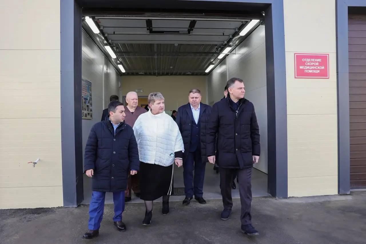 Юрий Слюсарь: Посетил ЦРБ Миллеровского района — увидел своими глазами, как меняется местная медицина, пообщался с врачами и жителями Юрий Слюсарь: Посетил ЦРБ Миллеровского района — увидел своими глазами, как меняется местная медицина, пообщался с врачами и жителями