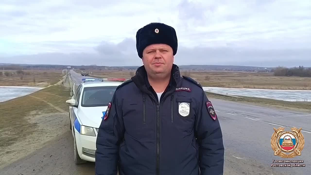 Сотрудники полиции устанавливают обстоятельства смертельного ДТП