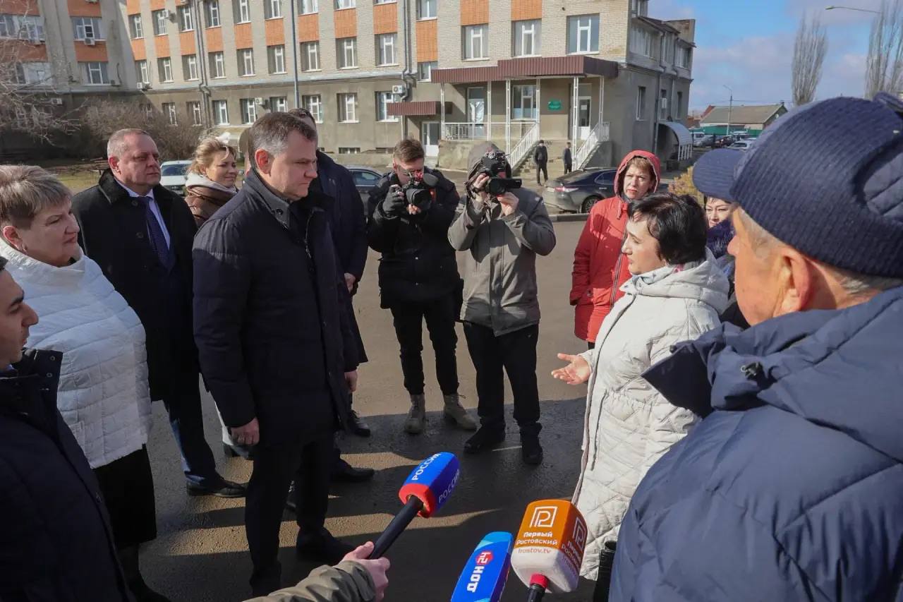 Юрий Слюсарь: Посетил ЦРБ Миллеровского района — увидел своими глазами, как меняется местная медицина, пообщался с врачами и жителями Юрий Слюсарь: Посетил ЦРБ Миллеровского района — увидел своими глазами, как меняется местная медицина, пообщался с врачами и жителями