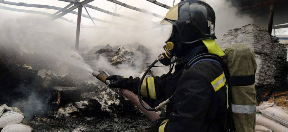 ЧтоВчераПроизошло?. За сутки 10 марта 2026 года пожарно-спасательные подразделения Главного управления МЧС России по Ростовской области ликвидировали 14 техногенных пожаров