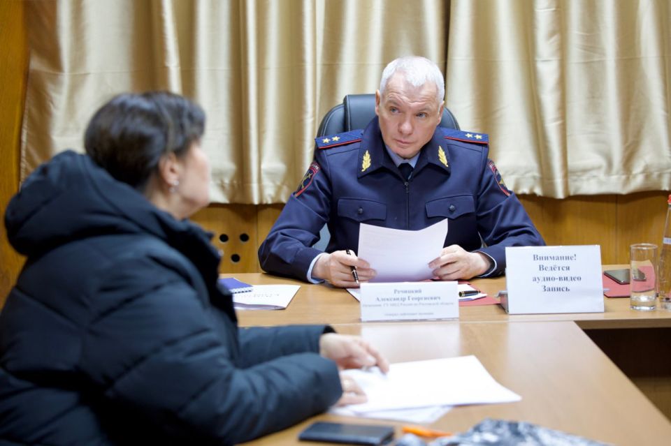 Руководитель донского Главка МВД провел личный прием граждан на территории микрорайона Темерник города Ростова-на-Дону