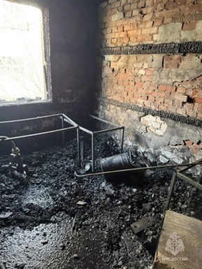 Двое подростков угодили в больницу после пожара в заброшке на Театральном в Ростове