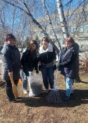 В школе № 22 на улице Парковая состоялся весенний субботник