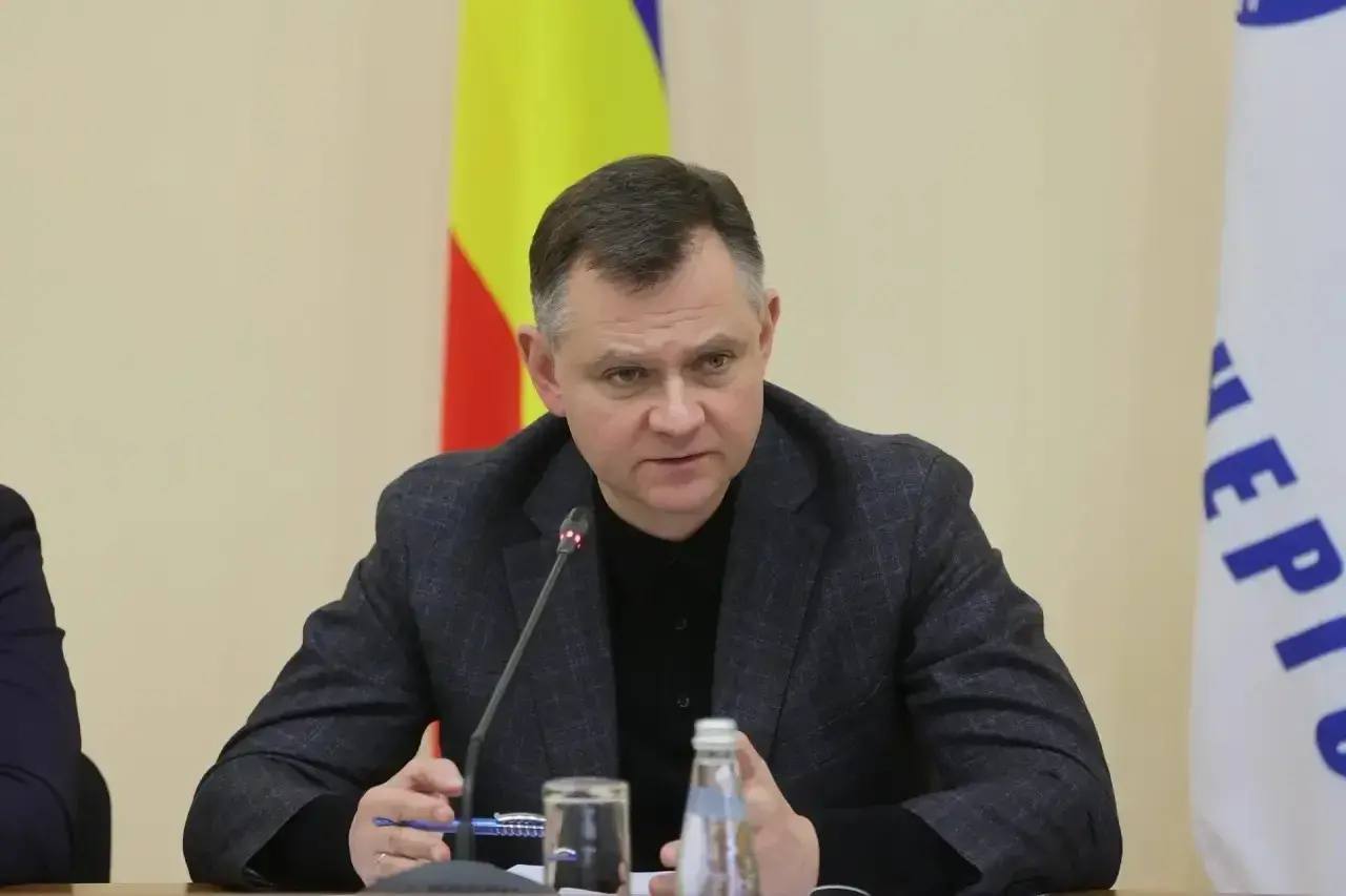 Юрий Слюсарь: На совещании с представителями «Донэнерго» обсудили итоги работы за 2025-й и задачи на 2026 год Юрий Слюсарь: На совещании с представителями «Донэнерго» обсудили итоги работы за 2025-й и задачи на 2026 год