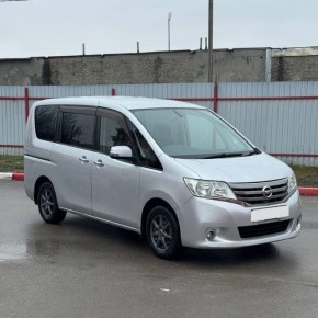 1 420��.�.�Nissan Serena, 2011 �.�