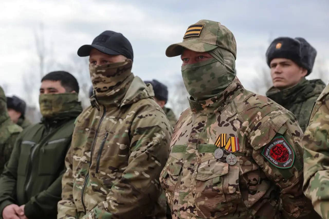 Юрий Слюсарь: Сегодня передали бойцам бригады управления добровольческого корпуса «Великий князь Владимир» необходимую спецтехнику Юрий Слюсарь: Сегодня передали бойцам бригады управления добровольческого корпуса «Великий князь Владимир» необходимую спецтехнику