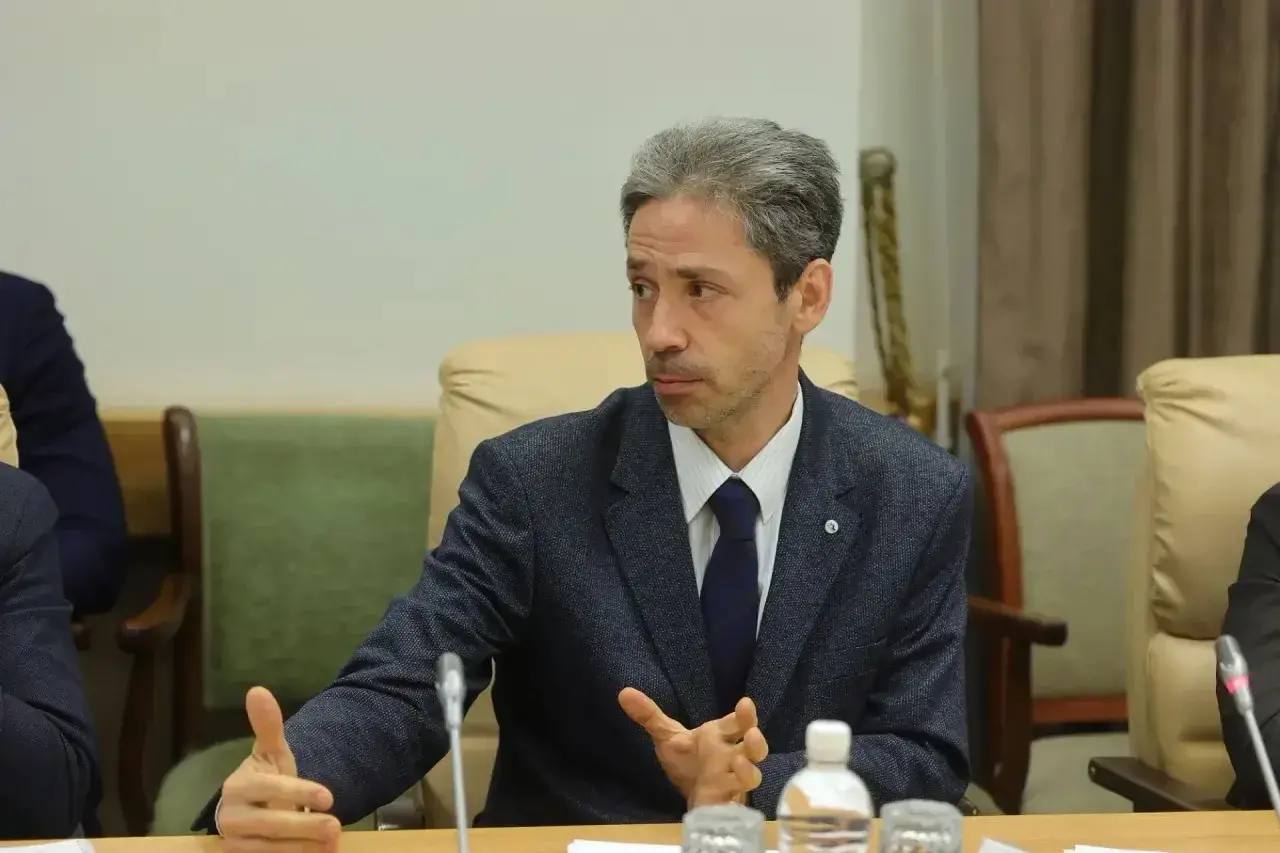 Александр Скрябин: Принял участие в совещании под председательством губернатора РО Ю. Б. Слюсаря по вопросам развития транспортного комплекса и модернизации основных транспортно-пересадочных узлов (ТПУ) Александр Скрябин: Принял участие в совещании под председательством губернатора РО Ю. Б. Слюсаря по вопросам развития транспортного комплекса и модернизации основных транспортно-пересадочных узлов (ТПУ)