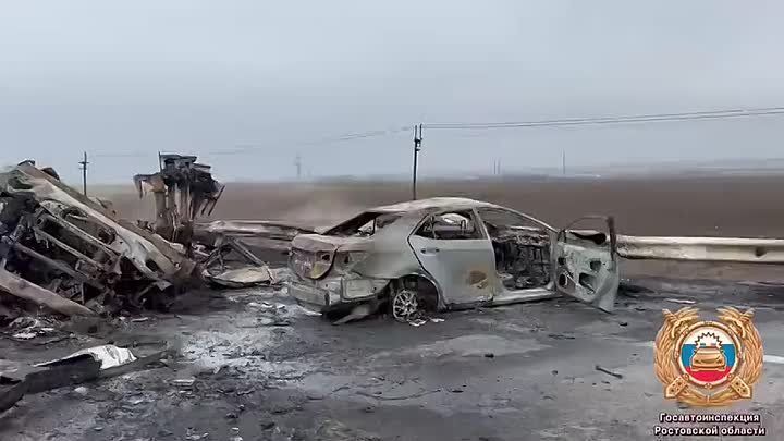 Три человека сгорели заживо, еще четверо пострадали в ДТП с бензовозом на трассе Ростов — Таганрог