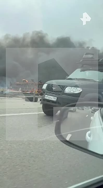 Не менее шести машин, включая бензовоз, попали в ДТП на трассе Ростов — Таганрог