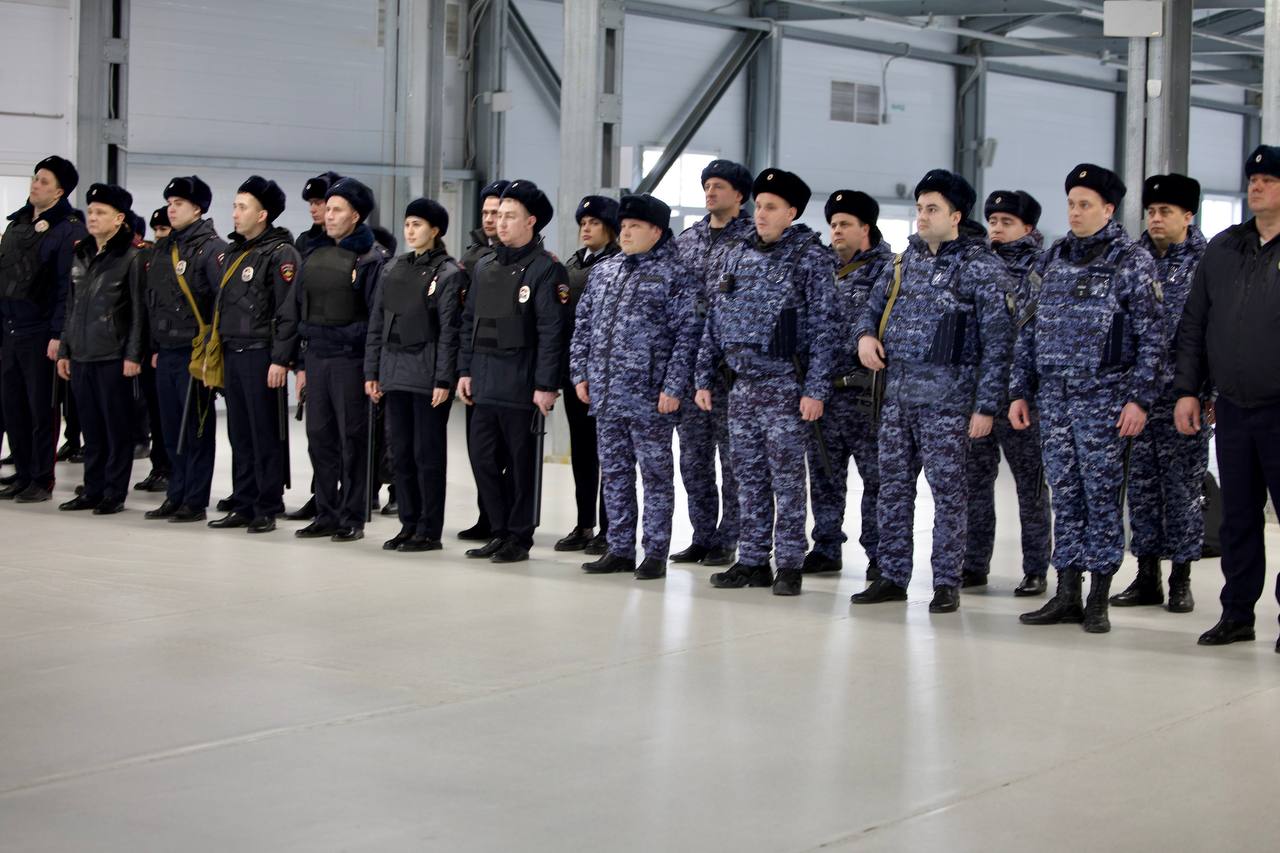 Более 100 ростовских полицейских заступили к охране общественного порядка в выходные дни в донской столице Более 100 ростовских полицейских заступили к охране общественного порядка в выходные дни в донской столице