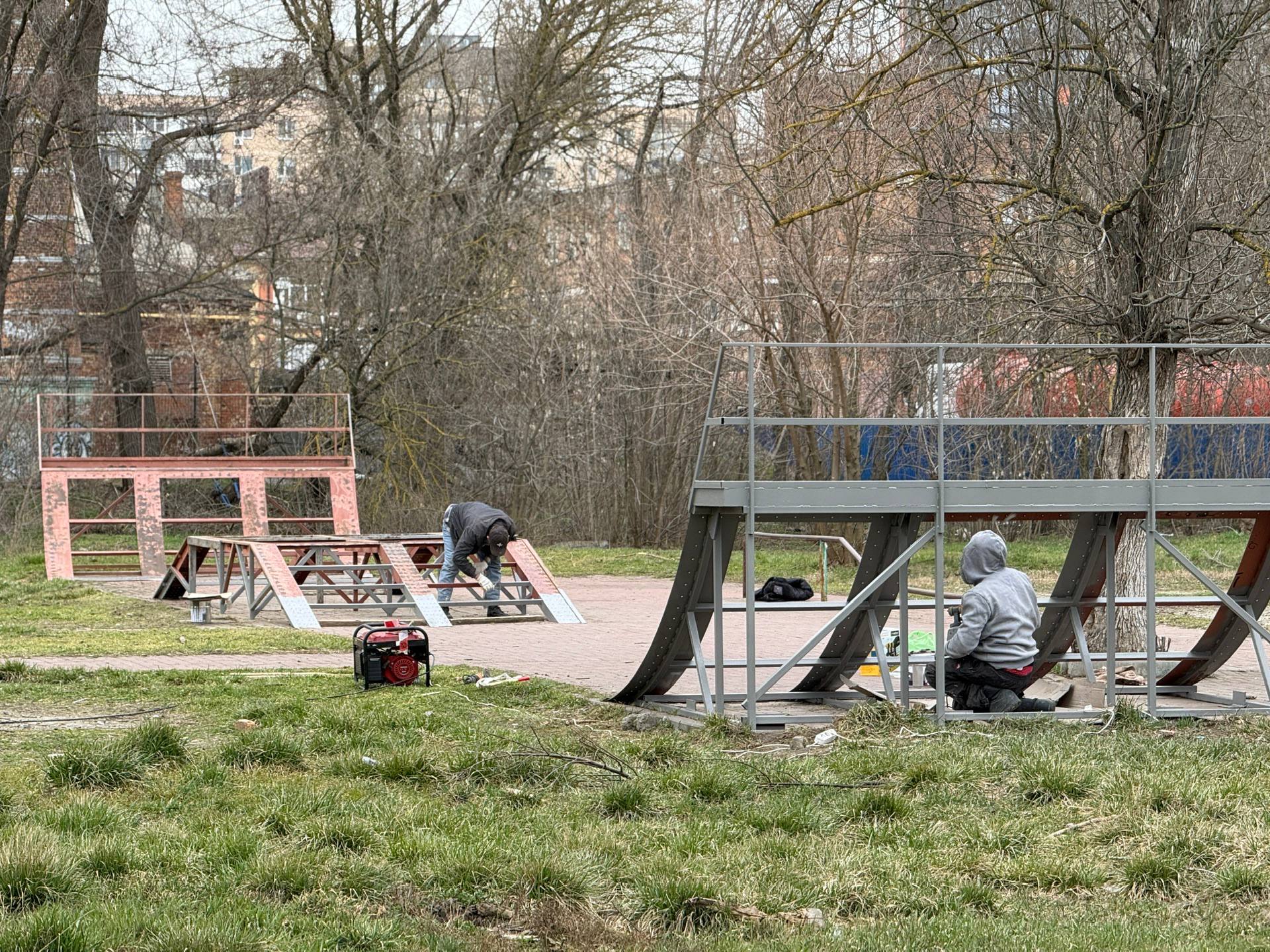 Проверил, как выполняются ранее данные поручения по центральной части города – от района центрального рынка по улице Куйбышева и до парка имени Ленина Проверил, как выполняются ранее данные поручения по центральной части города – от района центрального рынка по улице Куйбышева и до парка имени Ленина