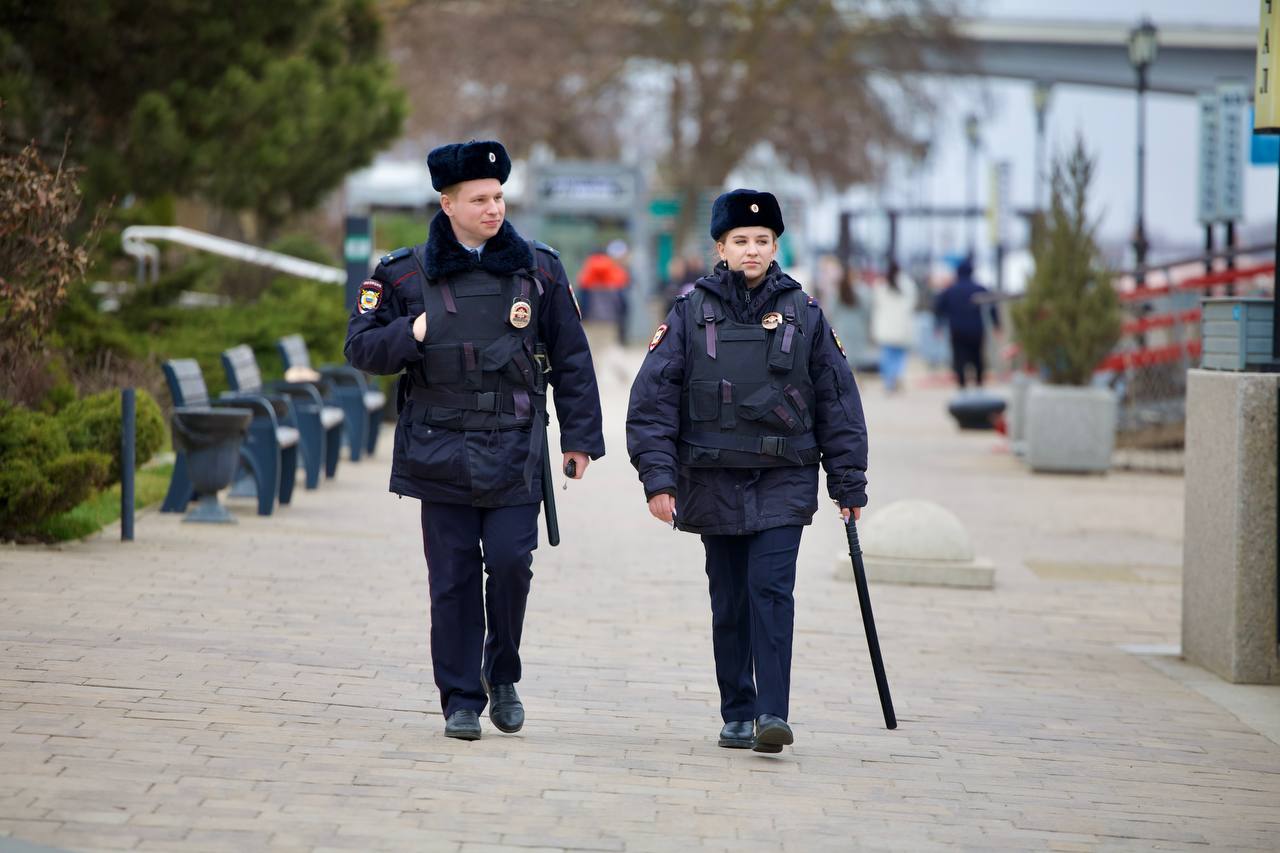 Более 100 ростовских полицейских заступили к охране общественного порядка в выходные дни в донской столице Более 100 ростовских полицейских заступили к охране общественного порядка в выходные дни в донской столице