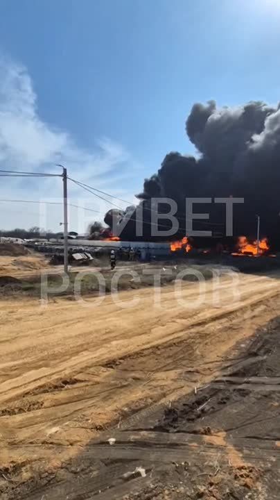 Горит склад с горючим. Как сообщили в ГУ МЧС, возгорание произошло на складе с горюче-смазочными материалами