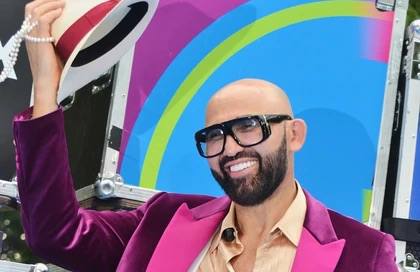 В Ростове разгорелся скандал после того, как известный бизнесмен Николай Василенко, которого в сети прозвали Лавандовым рафом, проехал по набережной на красном Ferrari