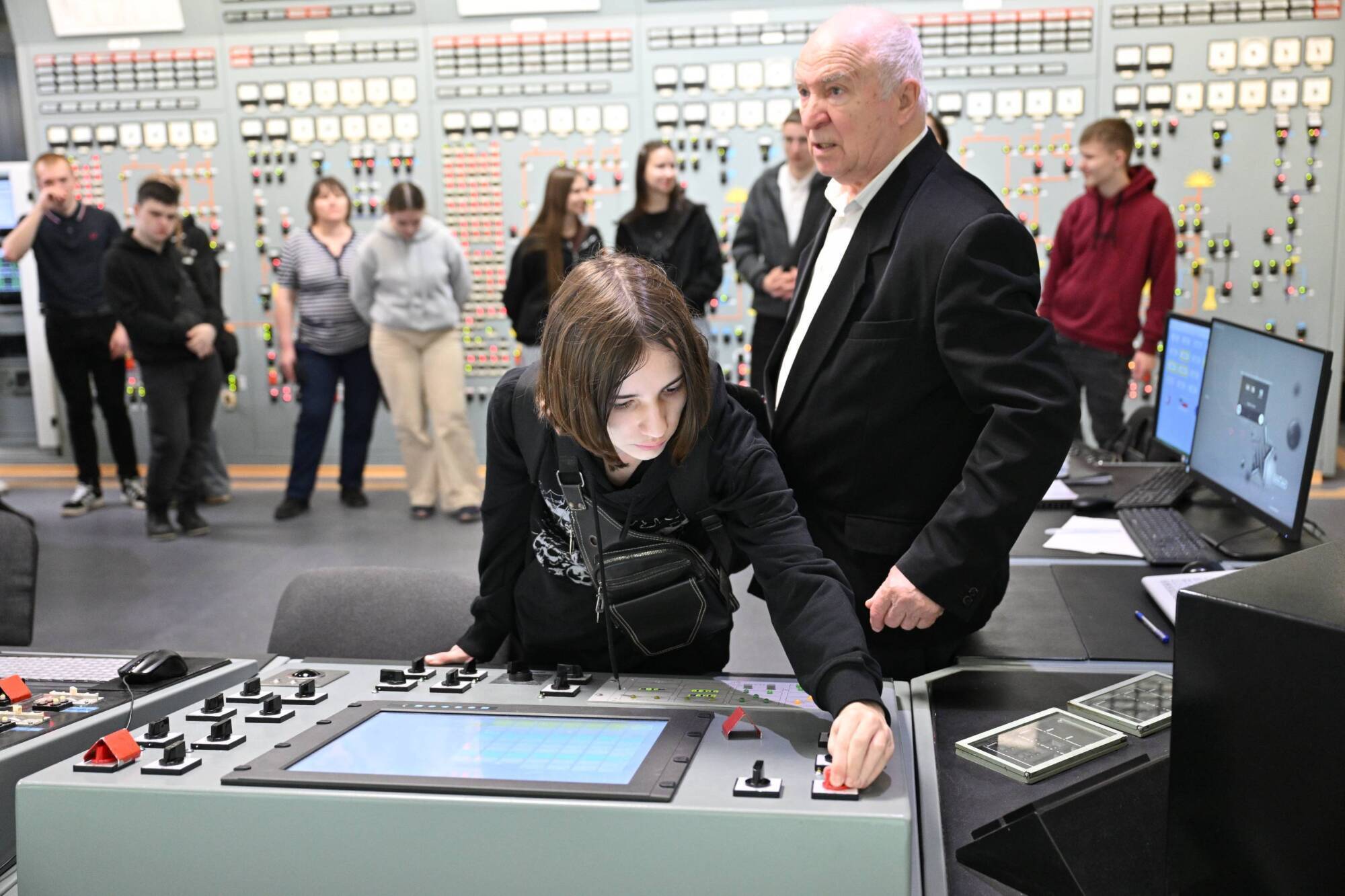 В рамках профориентационного проекта «АтомСамр» Ростовскую атомную станцию посетили школьники из Миллерово и Кропоткина В рамках профориентационного проекта «АтомСамр» Ростовскую атомную станцию посетили школьники из Миллерово и Кропоткина