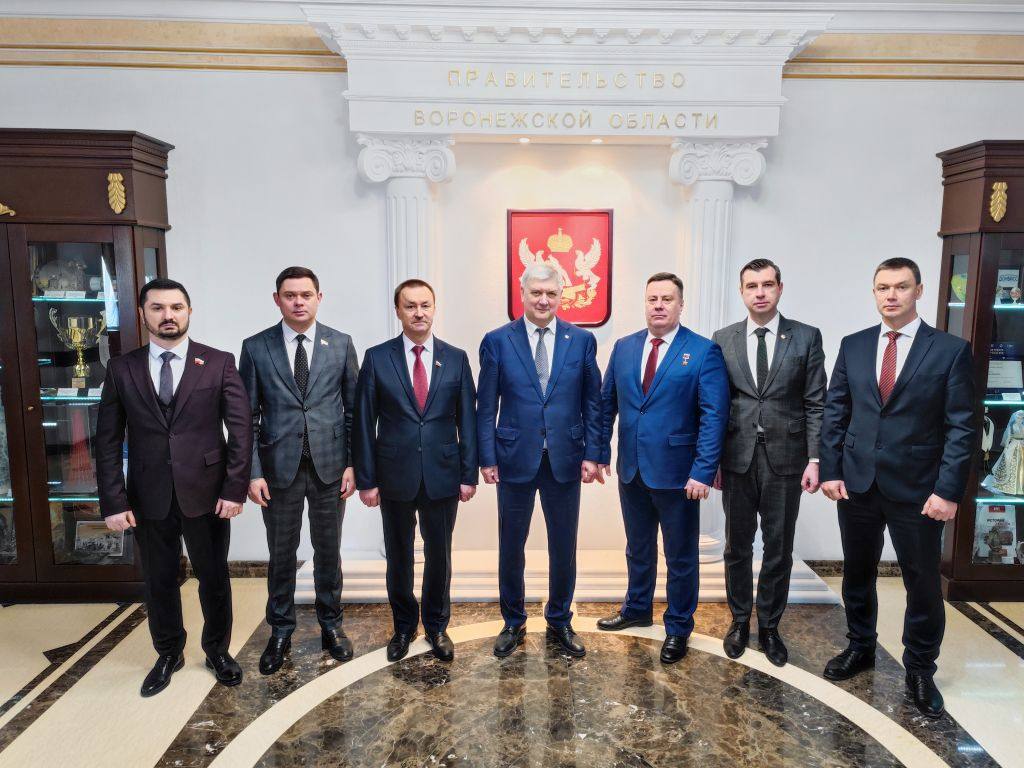 Заместитель Председателя Законодательного Собрания Ростовской области – председатель комитета по законодательству Александр Косачёв принял участие во встрече представителей парламентов Содружества «Донбасс» с Губернатором...