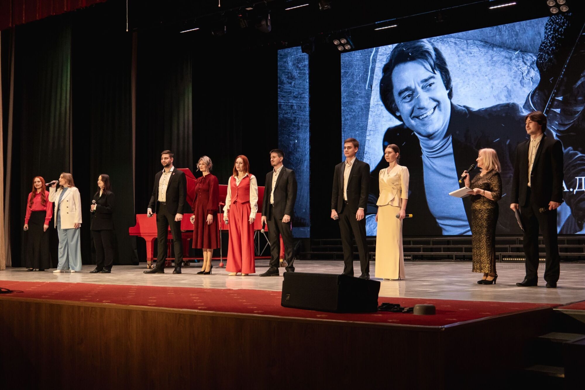 В преддверии Всемирного дня поэзии Дворец культуры «Октябрь» подготовил для волгодонцев литературно-музыкальный концерт «Стихи как музыка души» В преддверии Всемирного дня поэзии Дворец культуры «Октябрь» подготовил для волгодонцев литературно-музыкальный концерт «Стихи как музыка души»