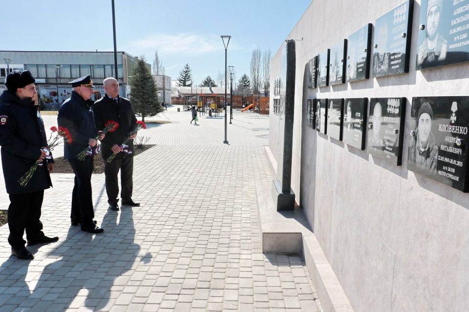 Глава донской полиции посетил Тарасовский район с рабочим визитом