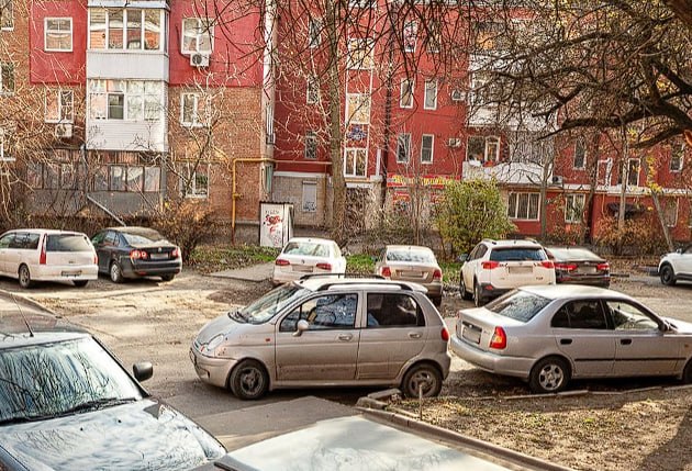 Неизвестный напал с ножом на мужчину на Сельмаше в Ростове — погиб прохожий