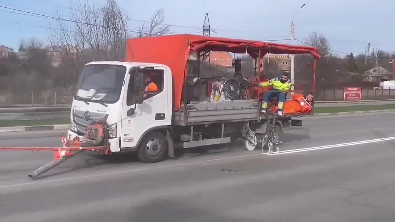 Восстанавливаем дорожную разметку для повышения безопасности движения