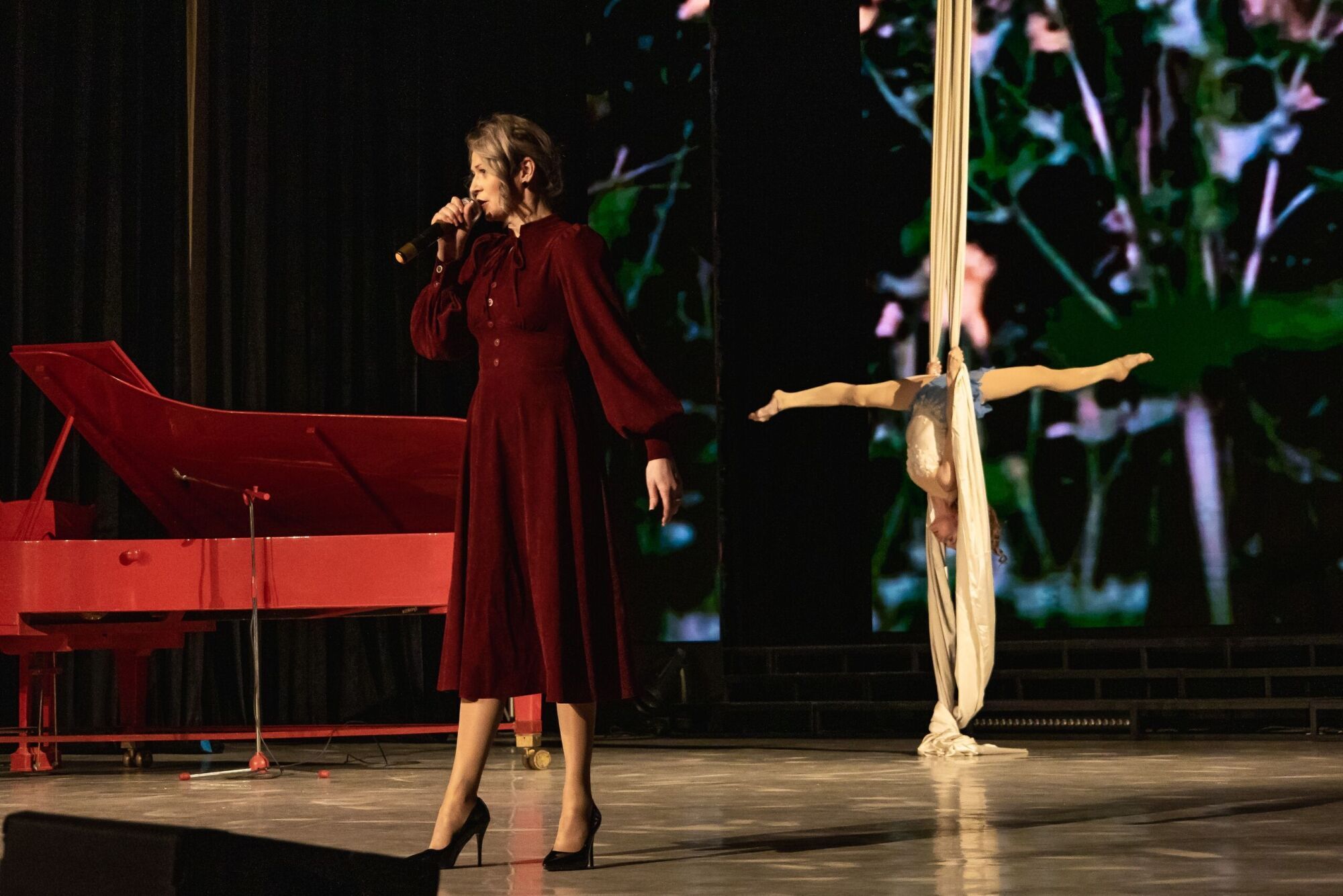 В преддверии Всемирного дня поэзии Дворец культуры «Октябрь» подготовил для волгодонцев литературно-музыкальный концерт «Стихи как музыка души» В преддверии Всемирного дня поэзии Дворец культуры «Октябрь» подготовил для волгодонцев литературно-музыкальный концерт «Стихи как музыка души»