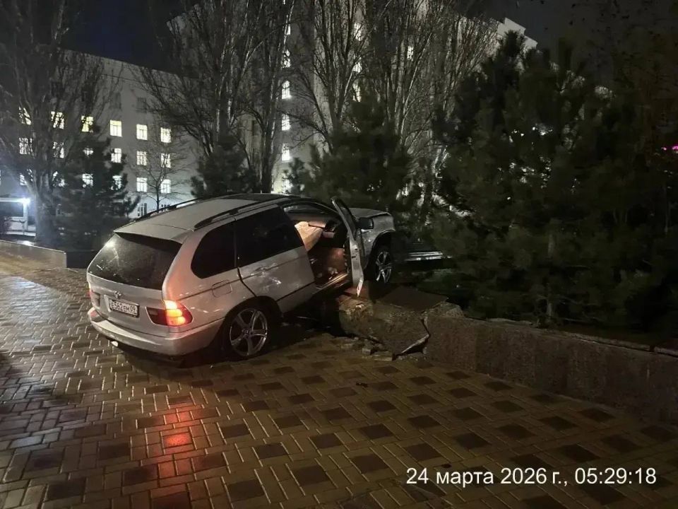 Администрация отреагировала на ночное ДТП возле правительства