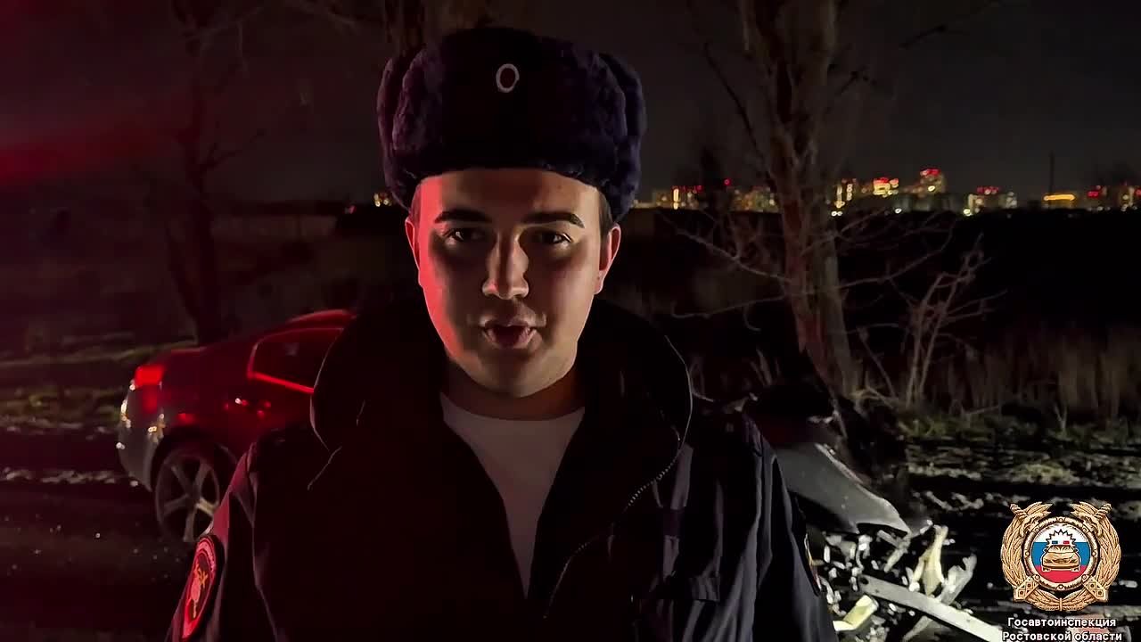 Сотрудники полиции устанавливают обстоятельства ДТП с пострадавшими