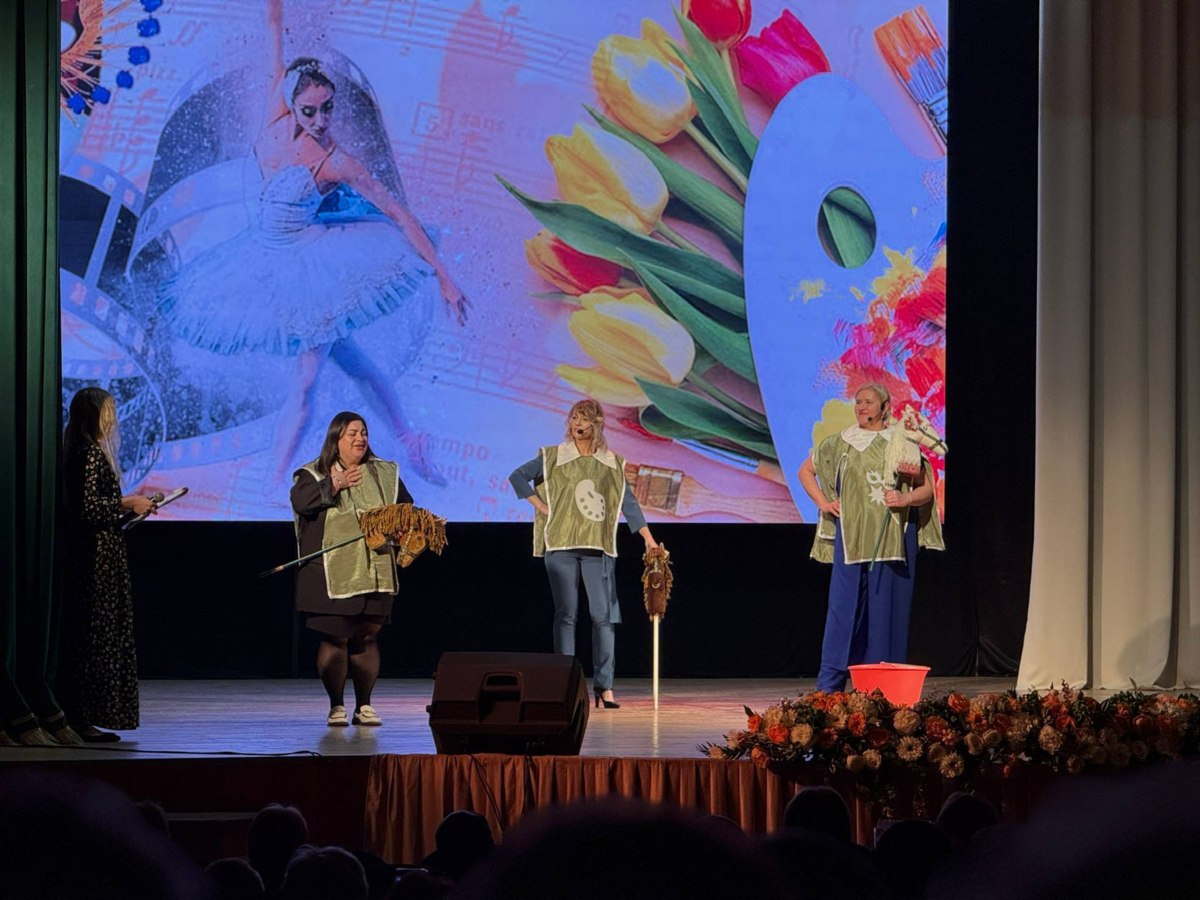 Сегодня в Батайске прошла церемония награждения работников культуры, приуроченная к профессиональному празднику Сегодня в Батайске прошла церемония награждения работников культуры, приуроченная к профессиональному празднику