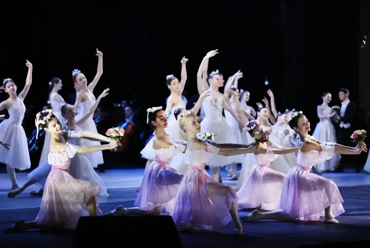 Юрий Слюсарь: Подписал распоряжение поддержать деятелей искусства: 97 человек получат специальные выплаты к Всемирному дню театра, который отмечается сегодня Юрий Слюсарь: Подписал распоряжение поддержать деятелей искусства: 97 человек получат специальные выплаты к Всемирному дню театра, который отмечается сегодня