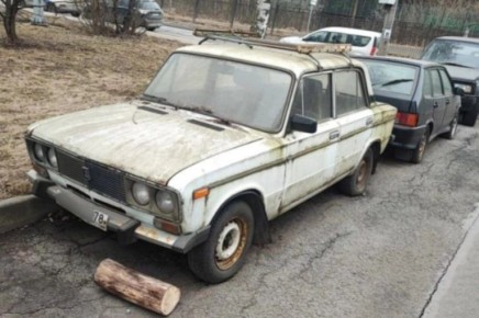 Юного ростовчанина с подельником поймали за кражу колеса с чужой машины в Петербурге